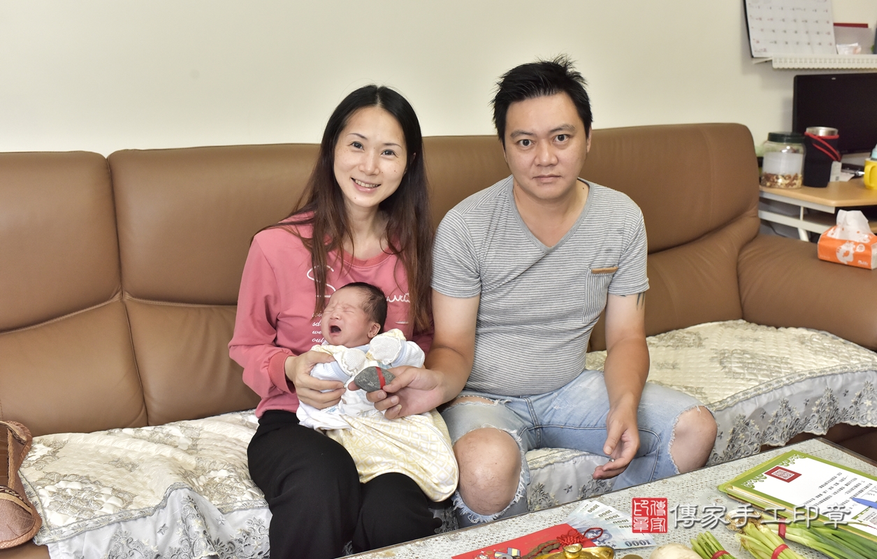 剃胎毛、滿月剃頭、嬰兒剃頭、嬰兒理髮、嬰兒剃髮、嬰兒剃胎毛、嬰兒滿月剃頭、郭寶寶剃頭、剃胎毛儀式、剃胎毛吉祥話、滿月剃頭儀式、滿月剃頭吉祥話、郭寶寶剃胎毛、郭寶寶滿月剃頭理髮、 新北市淡水區剃胎毛、新北市淡水區滿月剃頭、新北市淡水區嬰兒剃頭剃胎毛、新北市淡水區嬰兒理髮、新北市嬰兒剃髮、 郭寶寶(新北市淡水區到府嬰兒郭寶寶滿月剃頭理髮、到府嬰兒剃胎毛儀式吉祥話)。到府剃頭剃胎毛主持、專業拍照、DVD光碟、證書。★購買「臍帶章、肚臍章、胎毛筆刷印章」贈送：剃頭、收涎、抓周，三選一。2021.10.27照片8