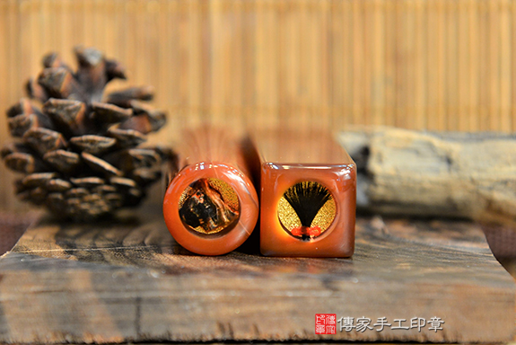 半手工噴砂印章:紅瑪瑙臍髮印章實際成品、印章作品分享、紅瑪瑙印章材質介紹。(臍帶印章、肚臍章、肚臍印章、胎毛印章,一圓一方)傳家手工印章台中店。2022.02.14 半手工噴砂印章:紅瑪瑙臍髮印章實際成品、印章作品分享、紅瑪瑙印章材質介紹。(臍帶印章、肚臍章、肚臍印章、胎毛印章,一圓一方)傳家手工印章台中店。2022.02.14