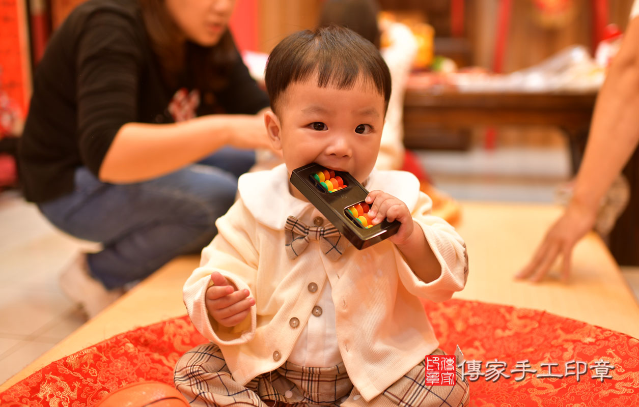鳳山區張簡寶寶們周歲抓周活動和儀式，一切圓滿。