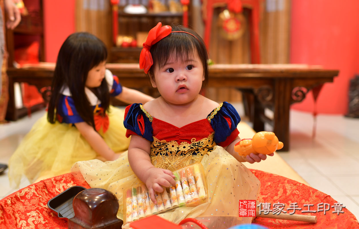 鳳山區羅寶寶周歲抓周活動和儀式，一切圓滿。