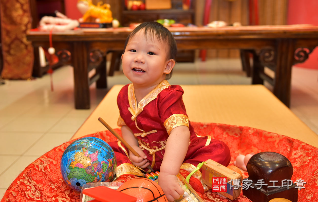 鳳山區徐寶寶周歲抓周活動和儀式，一切圓滿。