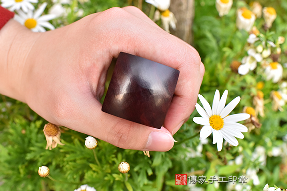 半手工篆刻印章:雞血紅木公司印章實際成品、印章作品分享、雞血紅木印章材質介紹。(公司章、公司印章、負責人印章,一圓一方),傳家印章台中店。2022.03.13 半手工篆刻印章:雞血紅木公司印章實際成品、印章作品分享、雞血紅木印章材質介紹。(公司章、公司印章、負責人印章,一圓一方),傳家印章台中店。2022.03.13