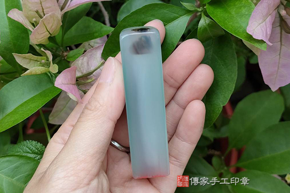 半手工噴砂綠瑪瑙臍帶章實際成品、印章作品分享、綠瑪瑙印章材質介紹。（臍帶印章、肚臍章、肚臍印章，胎毛印章，一圓一方）傳家手工印章台中店。2022.03.29