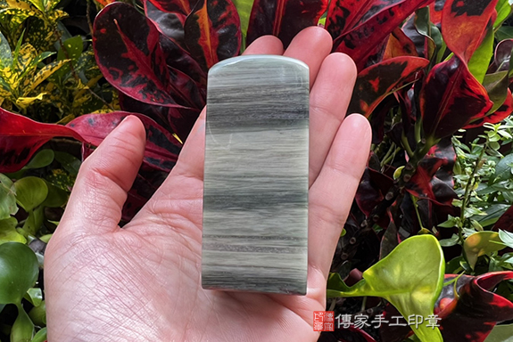 ✨半手工噴砂印章：綠髮彩玉石開運印章實際成品、印章作品分享、綠髮彩玉石印章材質介紹。（公司章），傳家印章台中店。2022.03.30✨