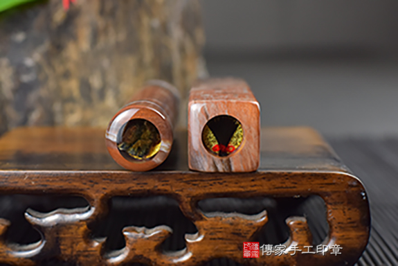 「萬年木」的靈氣~木化石、發財章、胎毛筆、足印嬰兒三寶 實際成品、印章作品分享、木化石印章材質介紹。傳家手工印章台中店。2022.06.11