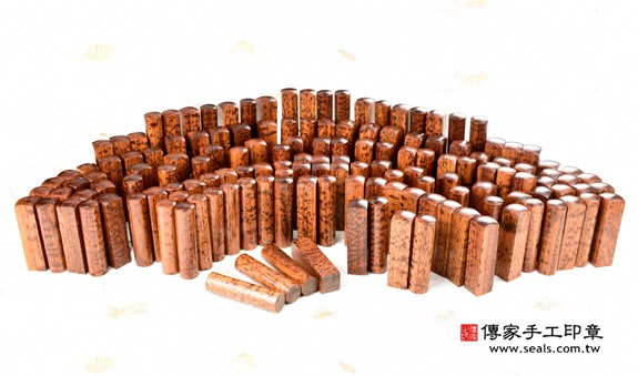 帝王蛇木是來自亞馬遜的木材,也只全世界最重的木頭!! 是交響樂的指揮棒指定用料唷!!非常稀有珍貴~傳家手工印章桃園店。2022.06.24 帝王蛇木是來自亞馬遜的木材,也只全世界最重的木頭!! 是交響樂的指揮棒指定用料唷!!非常稀有珍貴~傳家手工印章桃園店。2022.06.24