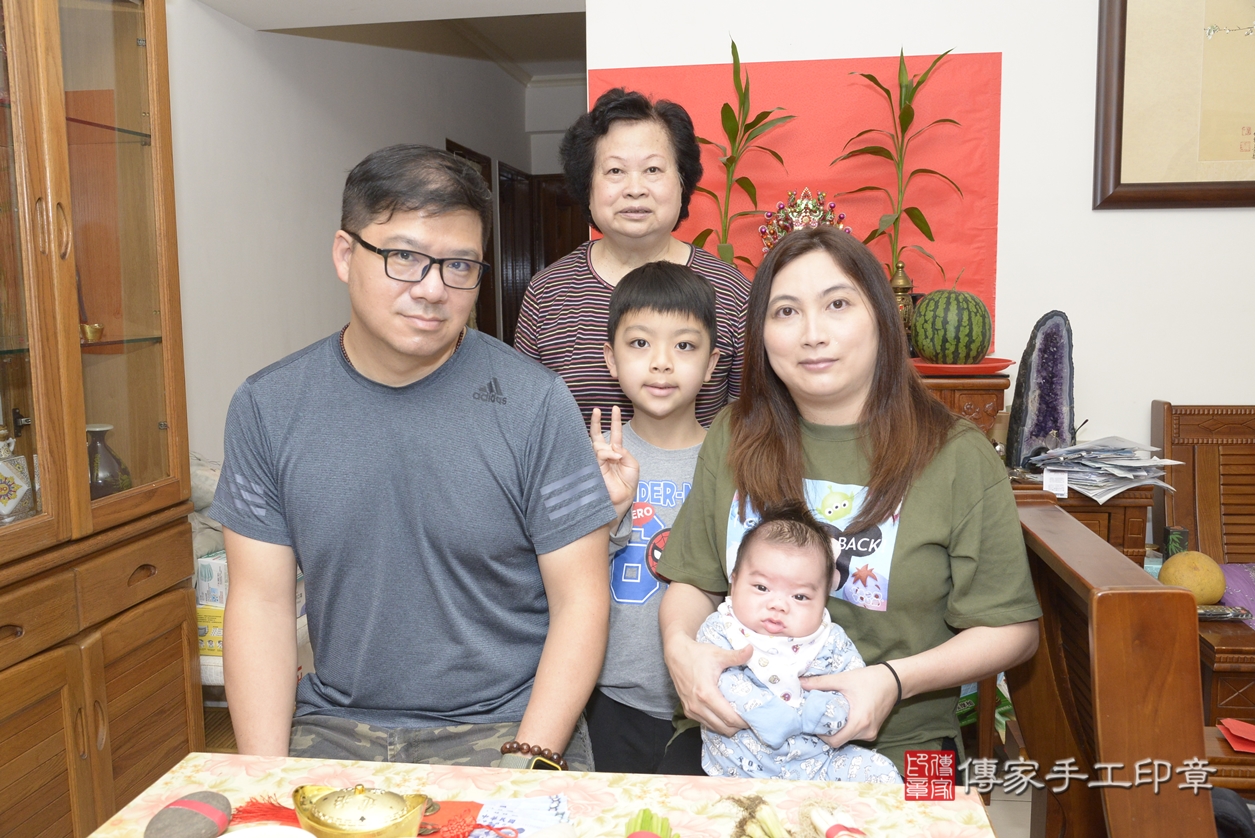 剃胎毛、滿月剃頭、嬰兒剃頭、嬰兒理髮、嬰兒剃髮、嬰兒剃胎毛、嬰兒滿月剃頭、陳寶寶剃頭、剃胎毛儀式、剃胎毛吉祥話、滿月剃頭儀式、滿月剃頭吉祥話、陳寶寶剃胎毛、陳寶寶滿月剃頭理髮、 新北市永和區剃胎毛、新北市永和區滿月剃頭、新北市永和區嬰兒剃頭剃胎毛、新北市永和區嬰兒理髮、新北市嬰兒剃髮、 陳寶寶(新北市永和區到府嬰兒陳寶寶滿月剃頭理髮、到府嬰兒剃胎毛儀式吉祥話)。到府剃頭剃胎毛主持、專業拍照、DVD光碟、證書。★購買「臍帶章、肚臍章、胎毛筆刷印章」贈送：剃頭、收涎、抓周，三選一。2022.04.23照片2