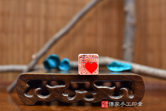 大理石一樣的紋路~!!白松石開運印章、全手工噴砂印章、白松石材質介紹。傳家手工印章台中店。2022.7.16