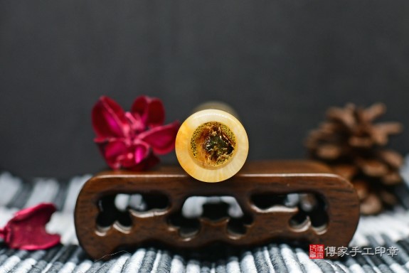 【招財】~半手工噴砂新疆黃玉臍帶印章實際成品、印章作品分享、新疆黃玉印章材質介紹。（臍帶印章、肚臍章、肚臍印章，胎毛印章，一圓一方），傳家印章新竹店。2022.07.18