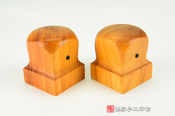 傳家手工印章實際成品:頂級黃金檀木官帽造型(1.6吋):廟章、神明印章、大印章1 傳家手工印章實際成品:頂級黃金檀木官帽造型(1.6吋):廟章、神明印章、大印章1