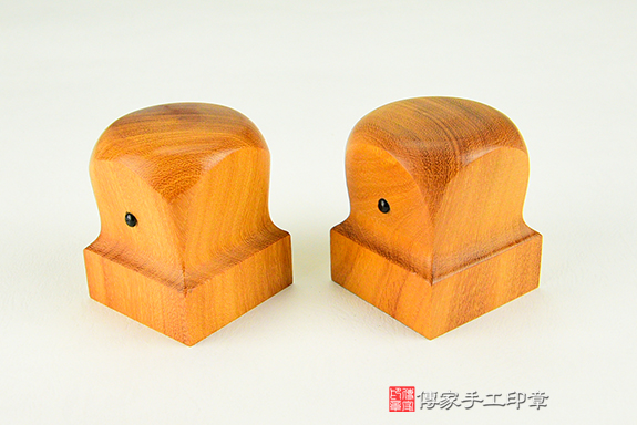 傳家手工印章實際成品:頂級黃金檀木官帽造型(1.6吋):廟章、神明印章、大印章4 傳家手工印章實際成品:頂級黃金檀木官帽造型(1.6吋):廟章、神明印章、大印章4