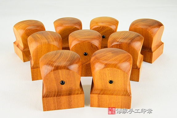 頂級黃金檀木官帽造型:廟章、神明印章大合照 頂級黃金檀木官帽造型:廟章、神明印章大合照