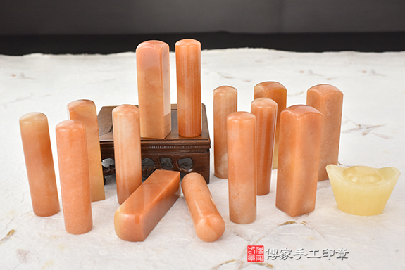 東菱玉當作開運印章,可吸引好友相伴,貴人提攜相助。亦主正財,可化解可安情緒,帶來正面思想能量,穩定人們的情緒。傳家印章桃園店。2022.07.28 東菱玉當作開運印章,可吸引好友相伴,貴人提攜相助。亦主正財,可化解可安情緒,帶來正面思想能量,穩定人們的情緒。傳家印章桃園店。2022.07.28