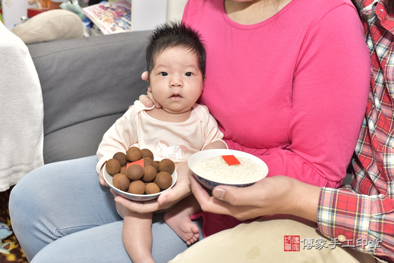 剃胎毛、滿月剃頭、嬰兒剃頭、嬰兒理髮、嬰兒剃髮、嬰兒剃胎毛、嬰兒滿月剃頭、林寶寶剃頭、剃胎毛儀式、剃胎毛吉祥話、滿月剃頭儀式、滿月剃頭吉祥話、林寶寶剃胎毛、林寶寶滿月剃頭理髮、 台北市內湖區剃胎毛、台北市內湖區滿月剃頭、台北市內湖區嬰兒剃頭剃胎毛、台北市內湖區嬰兒理髮、台北市嬰兒剃髮、 林寶寶(台北市內湖區到府嬰兒林寶寶滿月剃頭理髮、到府嬰兒剃胎毛儀式吉祥話)。到府剃頭剃胎毛主持、專業拍照、DVD光碟、證書。★購買「臍帶章、肚臍章、胎毛筆刷印章」贈送：剃頭、收涎、抓周，三選一。2022.03.03照片10
