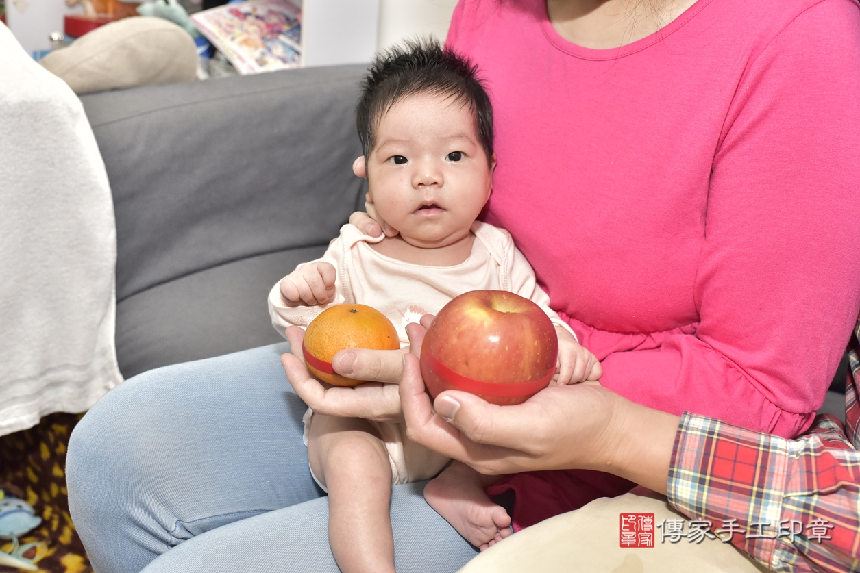 剃胎毛、滿月剃頭、嬰兒剃頭、嬰兒理髮、嬰兒剃髮、嬰兒剃胎毛、嬰兒滿月剃頭、林寶寶剃頭、剃胎毛儀式、剃胎毛吉祥話、滿月剃頭儀式、滿月剃頭吉祥話、林寶寶剃胎毛、林寶寶滿月剃頭理髮、 台北市內湖區剃胎毛、台北市內湖區滿月剃頭、台北市內湖區嬰兒剃頭剃胎毛、台北市內湖區嬰兒理髮、台北市嬰兒剃髮、 林寶寶(台北市內湖區到府嬰兒林寶寶滿月剃頭理髮、到府嬰兒剃胎毛儀式吉祥話)。到府剃頭剃胎毛主持、專業拍照、DVD光碟、證書。★購買「臍帶章、肚臍章、胎毛筆刷印章」贈送：剃頭、收涎、抓周，三選一。2022.03.03照片12