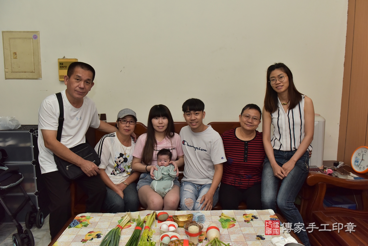 剃胎毛、滿月剃頭、嬰兒剃頭、嬰兒理髮、嬰兒剃髮、嬰兒剃胎毛、嬰兒滿月剃頭、吳寶寶剃頭、剃胎毛儀式、剃胎毛吉祥話、滿月剃頭儀式、滿月剃頭吉祥話、吳寶寶剃胎毛、吳寶寶滿月剃頭理髮、 高雄市鳳山區剃胎毛、高雄市鳳山區滿月剃頭、高雄市鳳山區嬰兒剃頭剃胎毛、高雄市鳳山區嬰兒理髮、高雄市嬰兒剃髮、 吳寶寶(高雄市鳳山區到府嬰兒吳寶寶滿月剃頭理髮、到府嬰兒剃胎毛儀式吉祥話)。到府剃頭剃胎毛主持、專業拍照、DVD光碟、證書。★購買「臍帶章、肚臍章、胎毛筆刷印章」贈送：剃頭、收涎、抓周，三選一。2022.03.23照片3