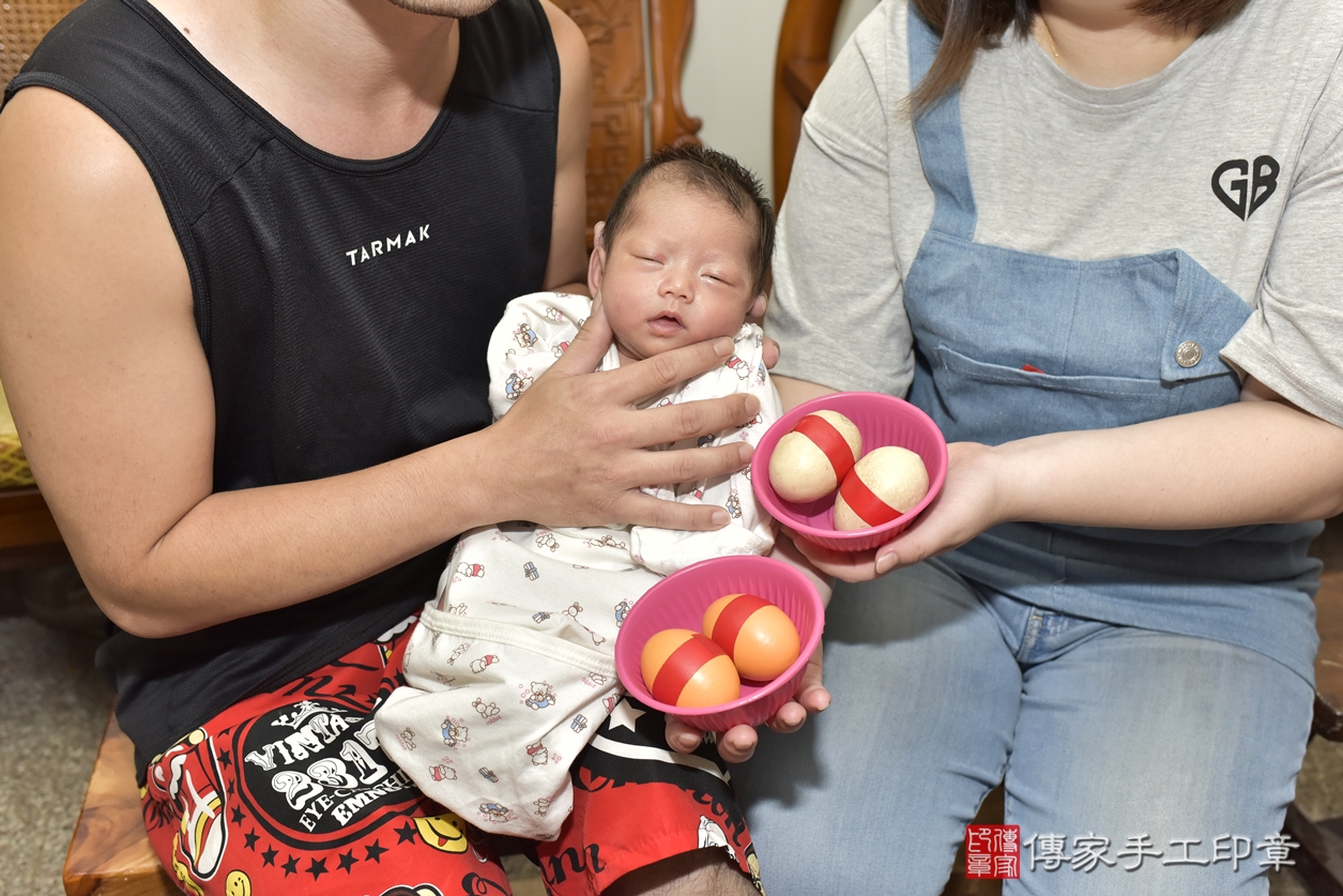剃胎毛、滿月剃頭、嬰兒剃頭、嬰兒理髮、嬰兒剃髮、嬰兒剃胎毛、嬰兒滿月剃頭、林寶寶剃頭、剃胎毛儀式、剃胎毛吉祥話、滿月剃頭儀式、滿月剃頭吉祥話、林寶寶剃胎毛、林寶寶滿月剃頭理髮、 新北市貢寮區剃胎毛、新北市貢寮區滿月剃頭、新北市貢寮區嬰兒剃頭剃胎毛、新北市貢寮區嬰兒理髮、台北市中嬰兒剃髮、 林寶寶(新北市貢寮區到府嬰兒林寶寶滿月剃頭理髮、到府嬰兒剃胎毛儀式吉祥話)。到府剃頭剃胎毛主持、專業拍照、DVD光碟、證書。★購買「臍帶章、肚臍章、胎毛筆刷印章」贈送：剃頭、收涎、抓周，三選一。2022.08.26照片6
