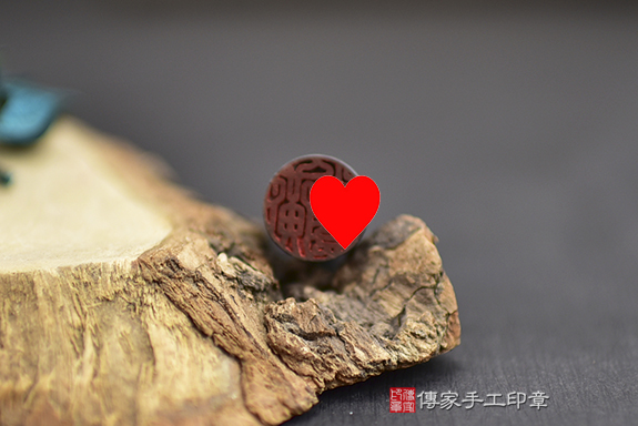 全手工噴砂綠髮彩玉實際成品、印章作品分享、綠髮彩玉印章材質介紹。(銀行印鑑,開運印章),傳家印章台中店。2023.03.11 全手工噴砂綠髮彩玉實際成品、印章作品分享、綠髮彩玉印章材質介紹。(銀行印鑑,開運印章),傳家印章台中店。2023.03.11