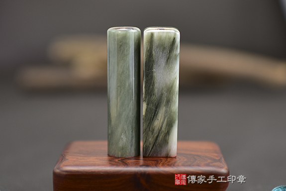 全手工噴砂綠髮彩玉實際成品、印章作品分享、綠髮彩玉印章材質介紹。（臍帶印章、胎毛印章），傳家印章台中店。2023.03.28