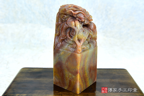 傳家手工印章實際成品:頂級三彩壽山石精雕龍吐珠廟章:廟章、神明印章、大印章 傳家手工印章實際成品:頂級三彩壽山石精雕龍吐珠廟章:廟章、神明印章、大印章