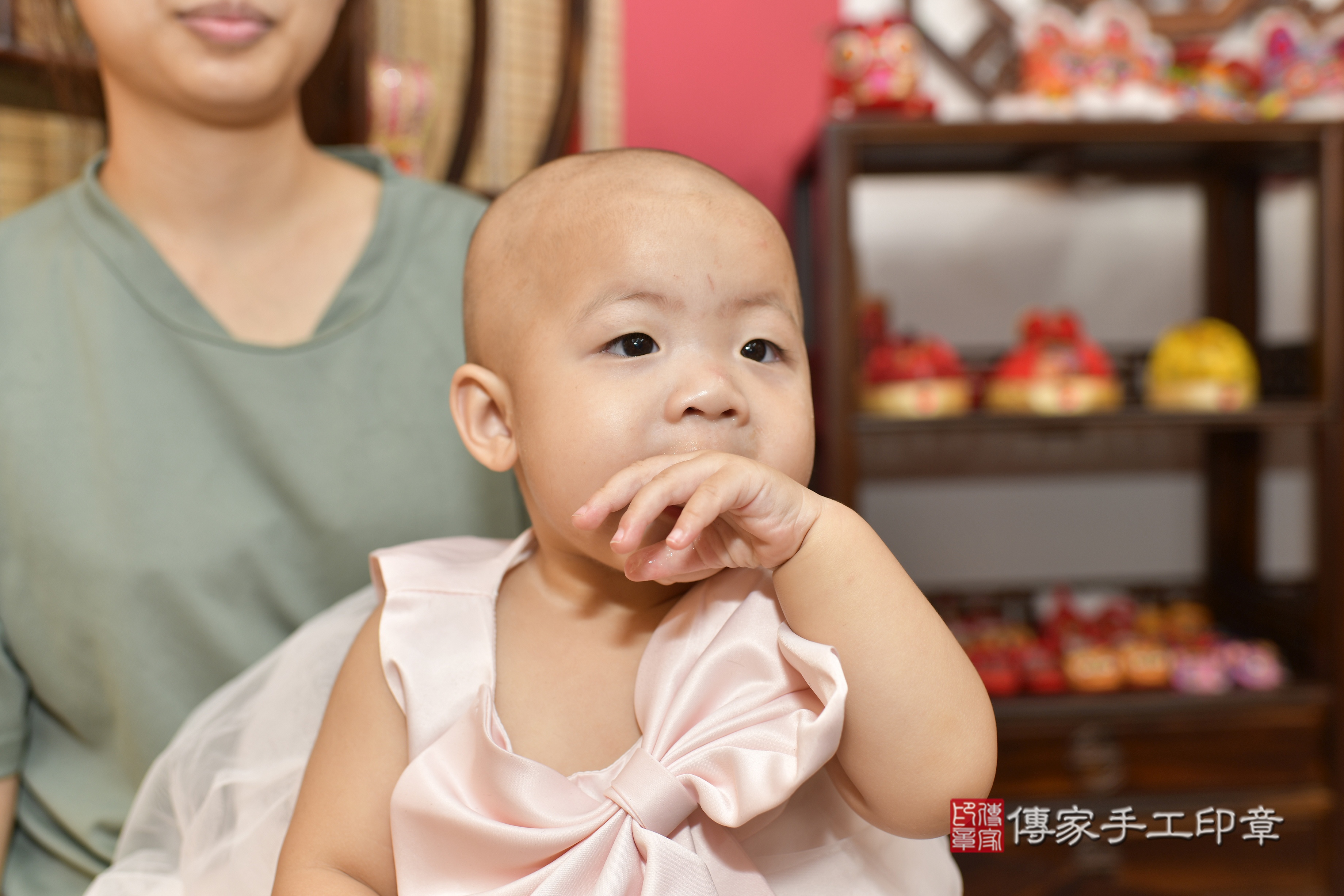 蘇寶寶(雙胞胎)(新竹市香山區來店嬰兒蘇寶寶(雙胞胎)滿月剃頭理髮、到府嬰兒剃胎毛儀式吉祥話)。到府剃頭剃胎毛主持、專業拍照、證書。★購買「臍帶章、肚臍章、胎毛筆刷印章」贈送：剃頭、收涎、抓周，三選一。2023.9.10