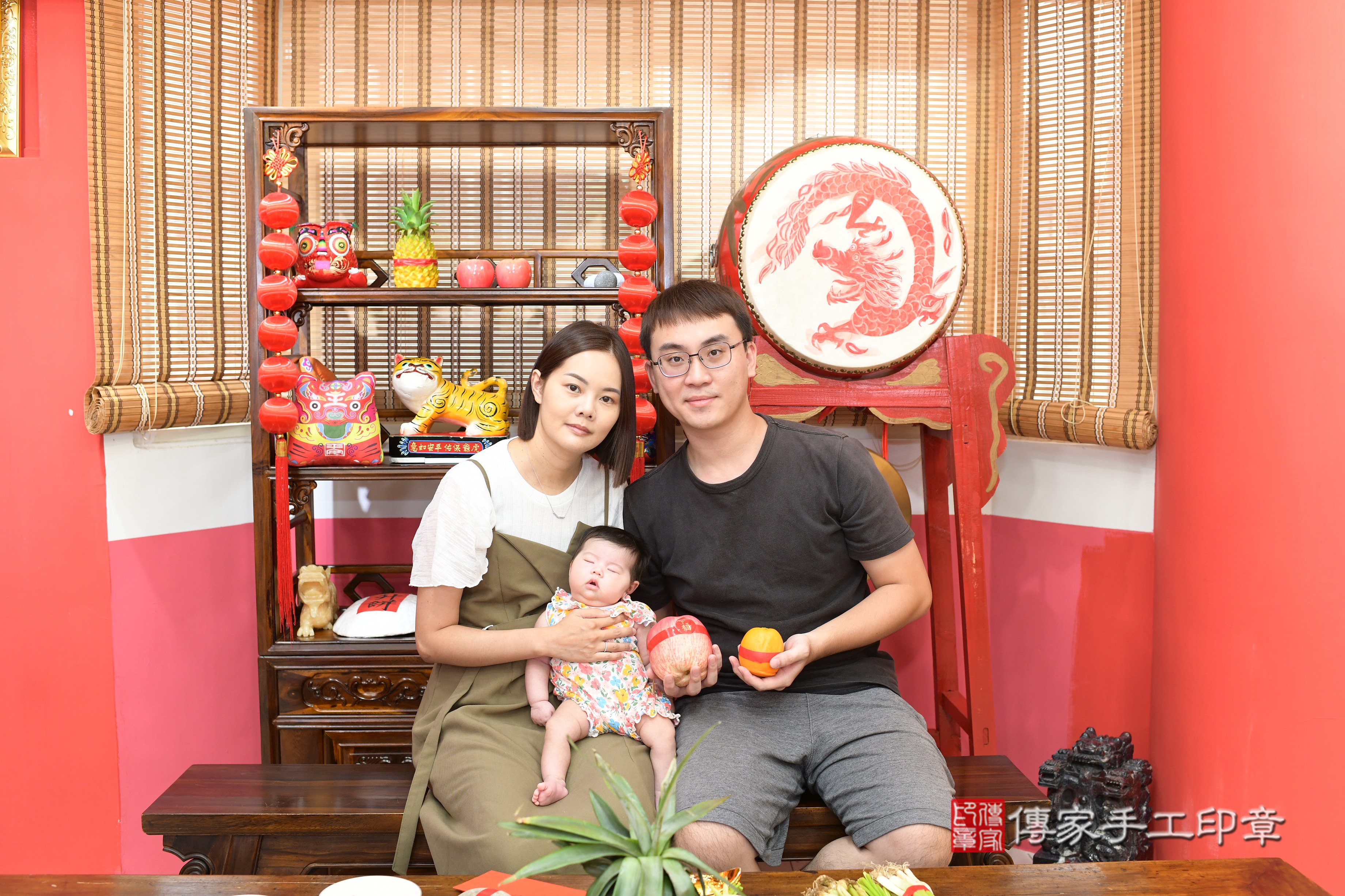李寶寶(高雄市鳳山區來店嬰兒李寶寶滿月剃頭理髮、到府嬰兒剃胎毛儀式吉祥話)。到府剃頭剃胎毛主持、專業拍照、證書。★購買「臍帶章、肚臍章、胎毛筆刷印章」贈送：剃頭、收涎、抓周，三選一。2023.9.23