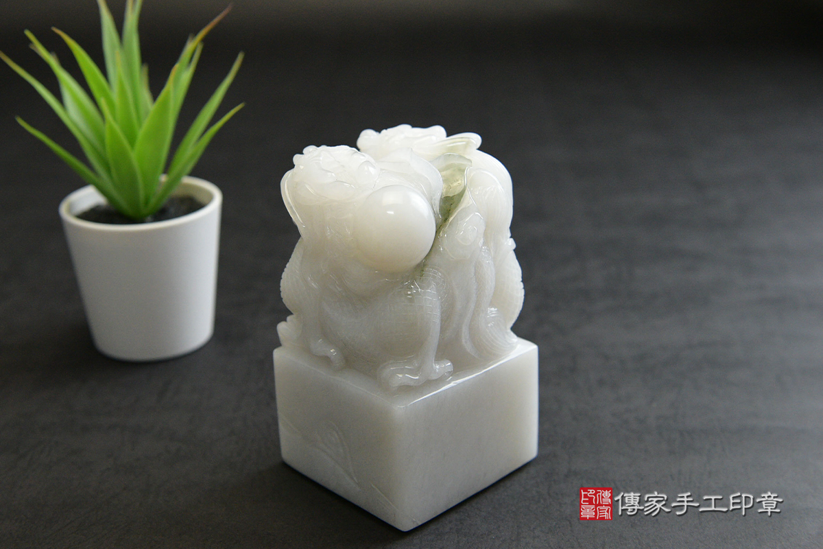 雪山白玉頂級廟章訂製-雙龍守珠 立體雕刻 -傳家手工印章-印章全方位都可以製作唷112.10.6 雪山白玉頂級廟章訂製-雙龍守珠 立體雕刻 -傳家手工印章-印章全方位都可以製作唷112.10.6