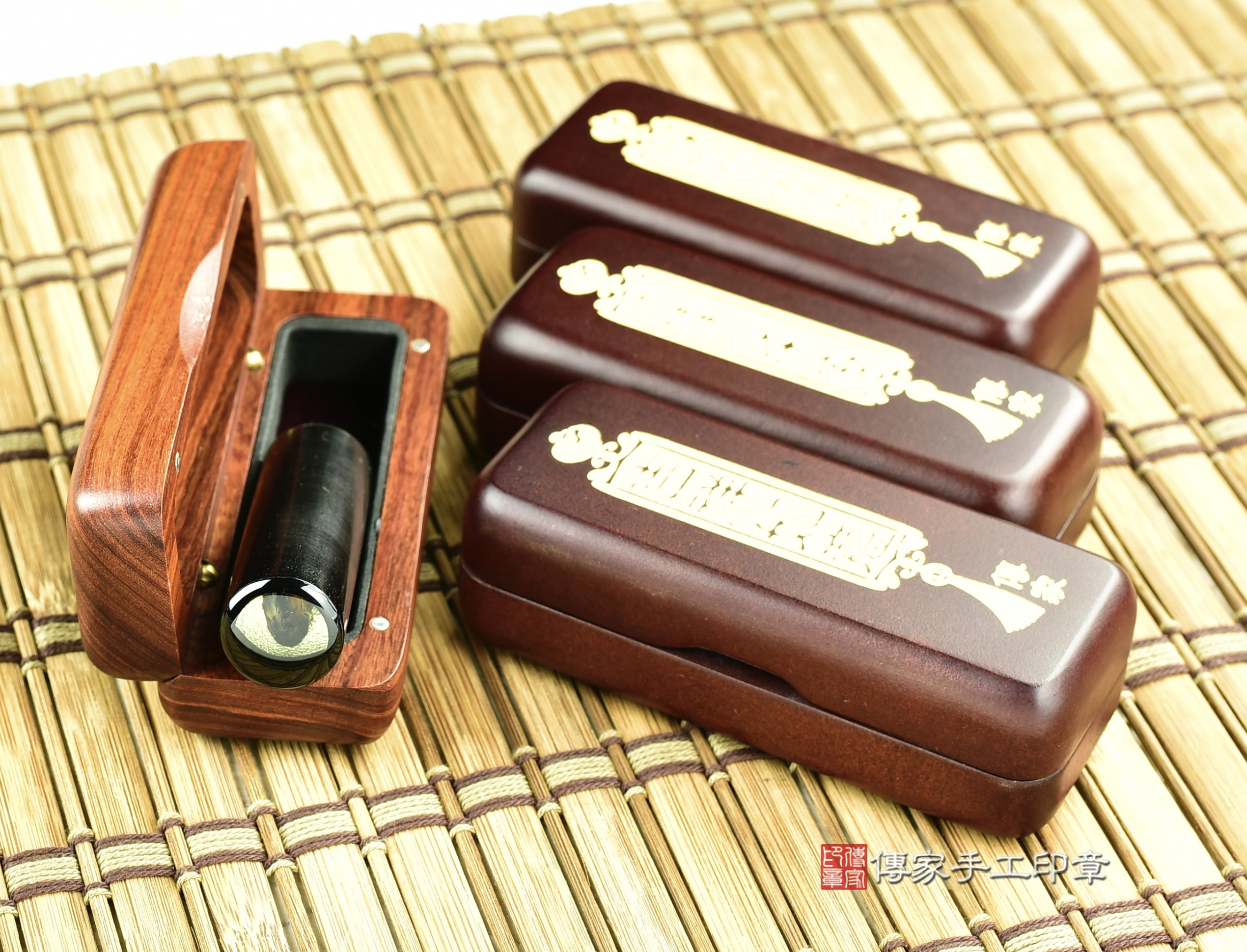 顧客滿意推薦開運小三寶印章-高雄市三民區-鄭小姐。印章材質:黑檀木。112.08.24 顧客滿意推薦開運小三寶印章-高雄市三民區-鄭小姐。印章材質:黑檀木。112.08.24