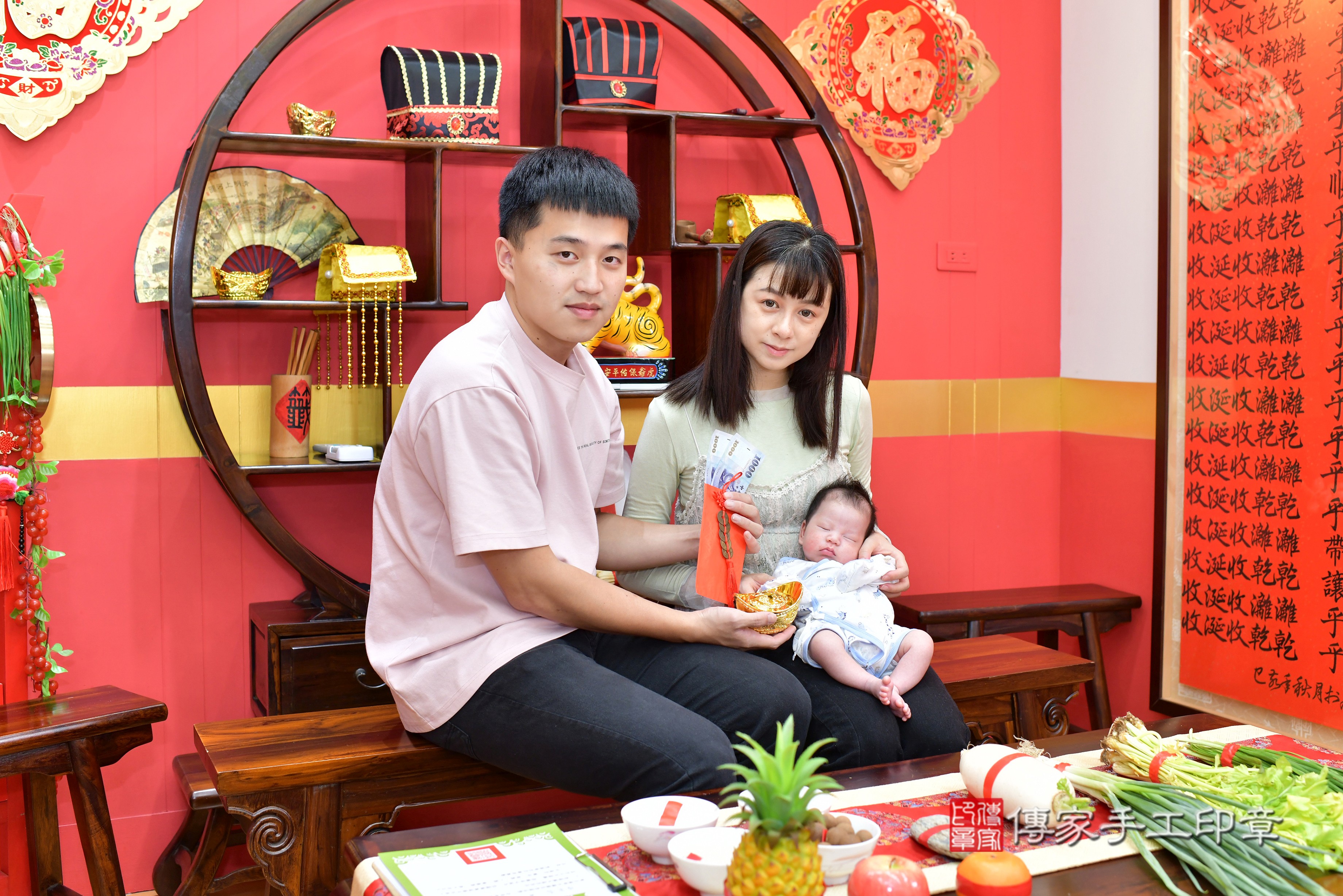 陳寶寶(桃園市八德區來店嬰兒陳寶寶滿月剃頭理髮、來店嬰兒剃胎毛儀式吉祥話)。來店剃頭剃胎毛主持、專業拍照、DVD光碟、證書。★購買「臍帶章、肚臍章、胎毛筆刷印章」贈送：剃頭、收涎、抓周，三選一。2023.10.19