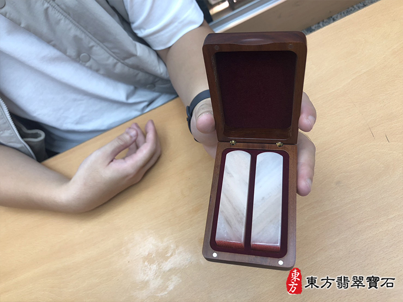 顧客滿意推薦開運結婚對章-台中市北區-羅先生。印章材質：全噴粉紅彩虹玉。112.10.17