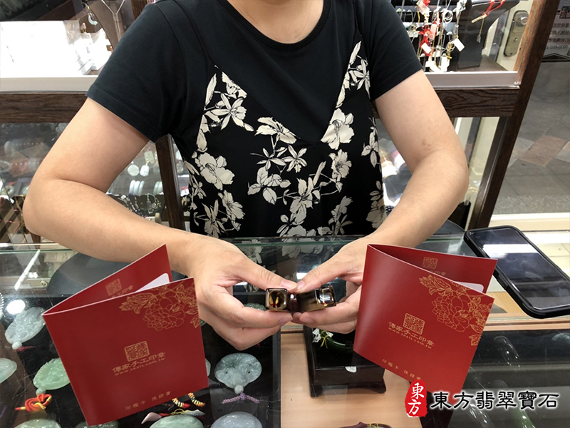 顧客滿意推薦開運臍髮印章-新北市中和區-粘小姐。印章材質:電刻赤牛角。112.07.11 顧客滿意推薦開運臍髮印章-新北市中和區-粘小姐。印章材質:電刻赤牛角。112.07.11