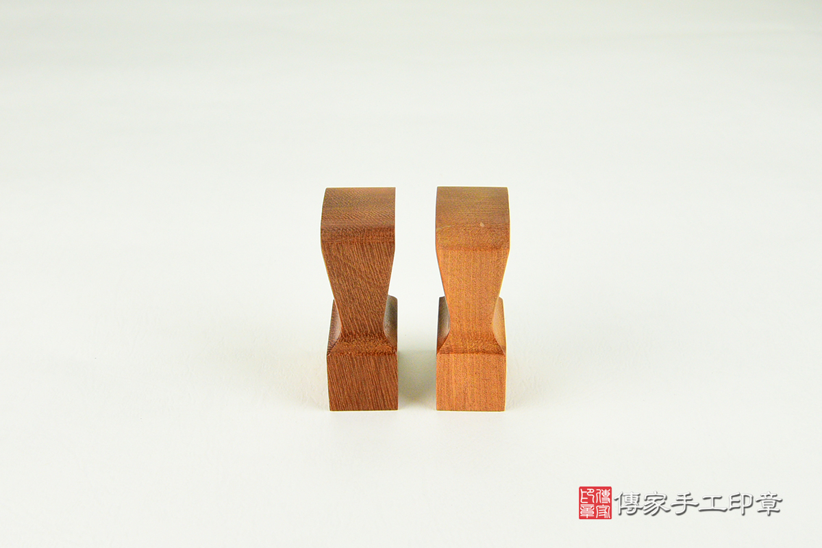 各種尺寸都可以訂製-桃木職業印章  傳家手工印章 高雄店112.11.14