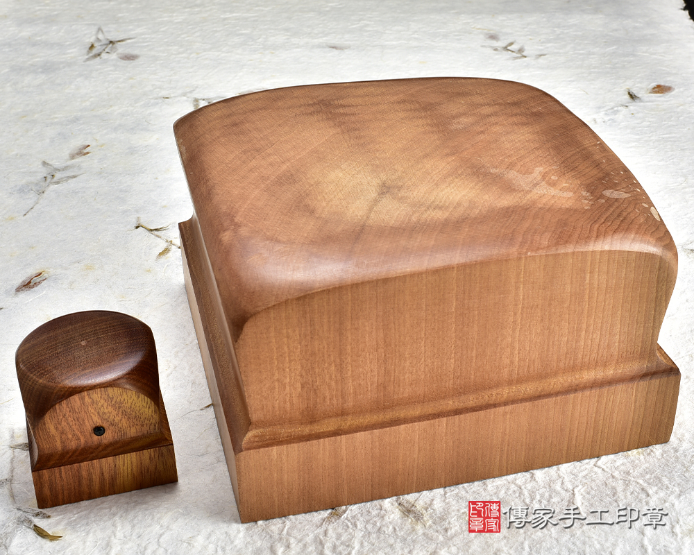 大型神明印章 6吋 可以製作唷~ 6吋 等於印面18公分唷 傳家手工印章11.17 大型神明印章 6吋 可以製作唷~ 6吋 等於印面18公分唷 傳家手工印章11.17