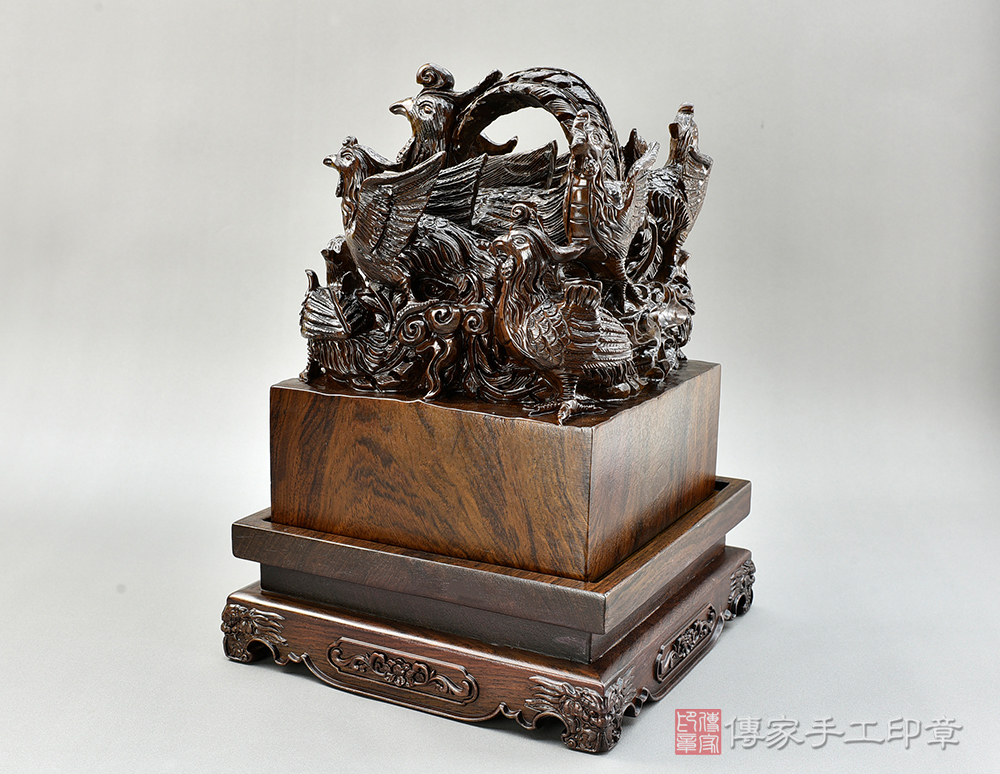 超巨大!(11公分X11公分11公X高度21公分) 客製化訂作九鳳廟章(傳家印章台北店112.12.5) 超巨大!(11公分X11公分11公X高度21公分) 客製化訂作九鳳廟章(傳家印章台北店112.12.5)