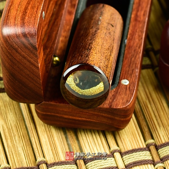 顧客滿意推薦:傳家嬰兒烤漆小三寶、紅紫檀木臍髮印章、胎毛筆。新竹市香山區-林先生112.11.30 顧客滿意推薦:傳家嬰兒烤漆小三寶、紅紫檀木臍髮印章、胎毛筆。新竹市香山區-林先生112.11.30