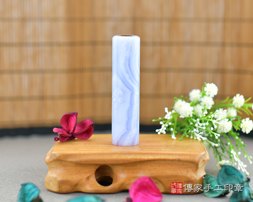 像陣陣浪花一樣的藍紋玉  傳家手工印章 台中店 112.12.20 像陣陣浪花一樣的藍紋玉  傳家手工印章 台中店 112.12.20