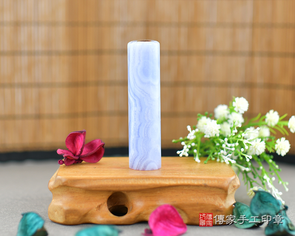 像陣陣浪花一樣的藍紋玉  傳家手工印章 台中店 112.12.20 像陣陣浪花一樣的藍紋玉  傳家手工印章 台中店 112.12.20
