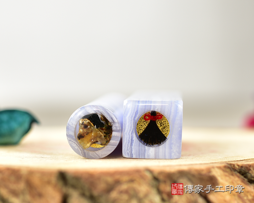 有著波浪般的紋路 藍紋玉 傳家手工印章 113.1.5 有著波浪般的紋路 藍紋玉 傳家手工印章 113.1.5