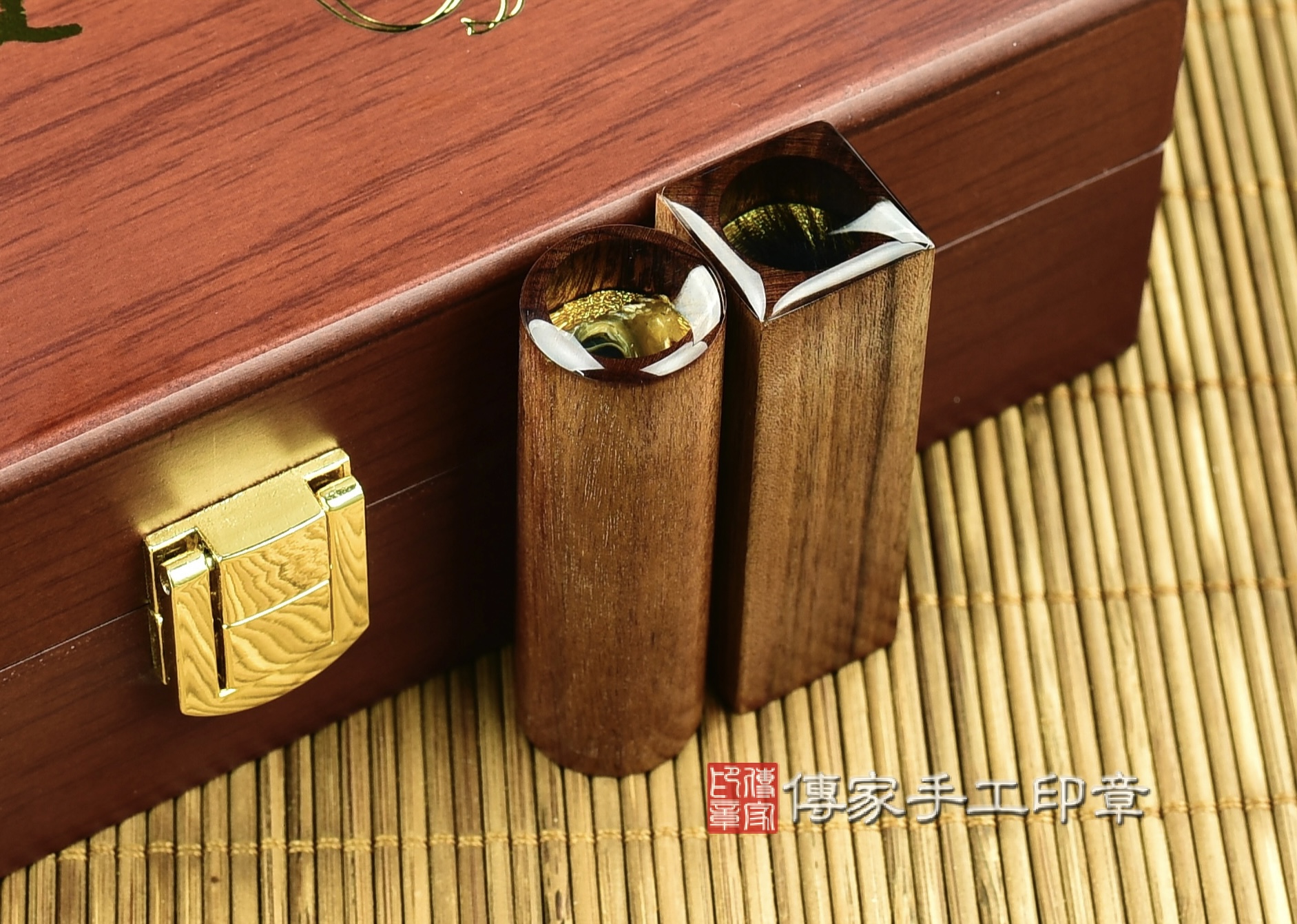 顧客滿意推薦開運臍髮印章-新北市鶯歌區-陳先生。印章材質：電刻綠檀木、電刻紅紫檀木。112.12.16