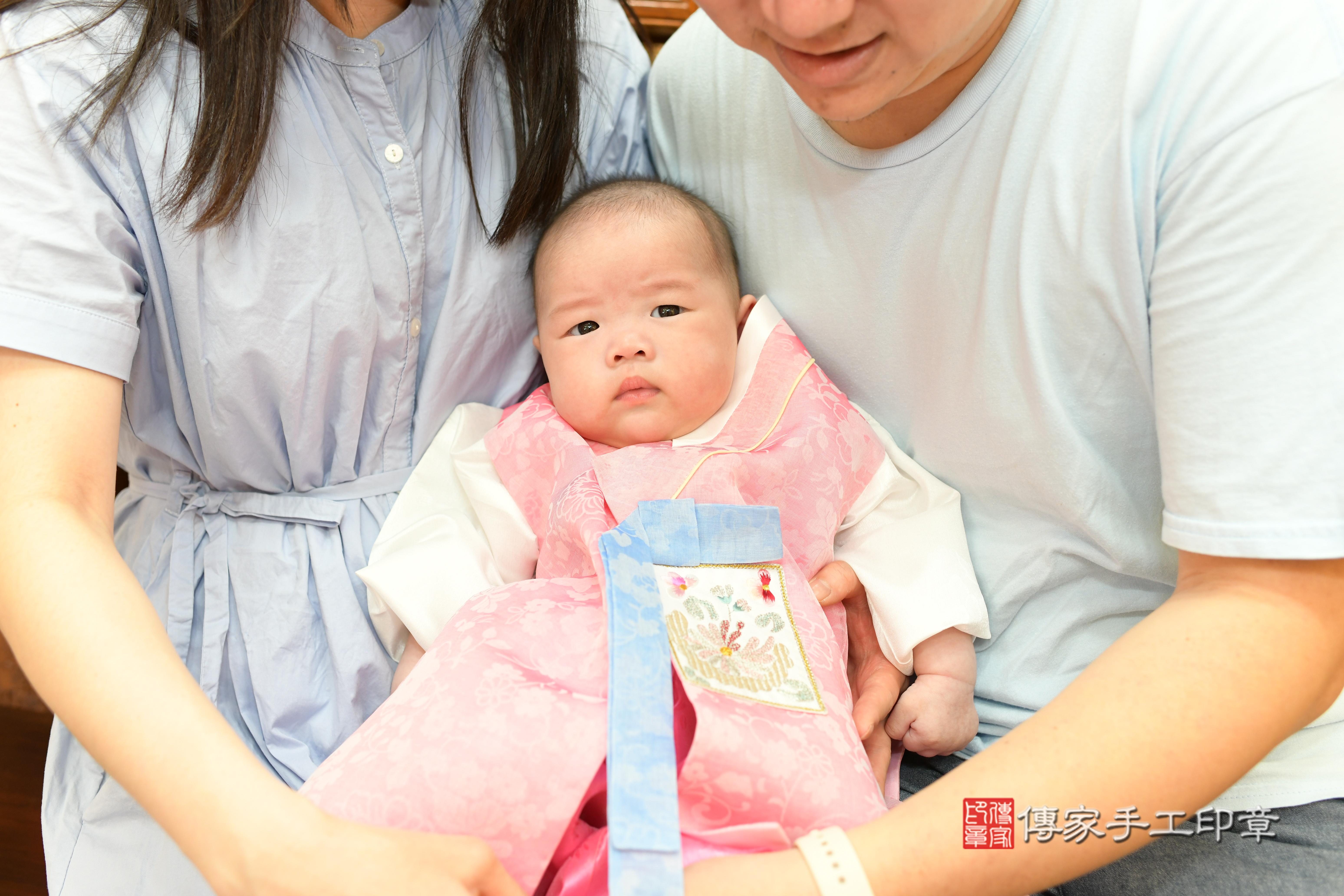 台南市永康區陳寶寶收涎推薦：傳家台南店收涎中國風會場，嬰兒古禮收涎收口水流程儀式、收涎吉祥話、收涎餅乾、收涎拍照。收涎證書。2024.02.28