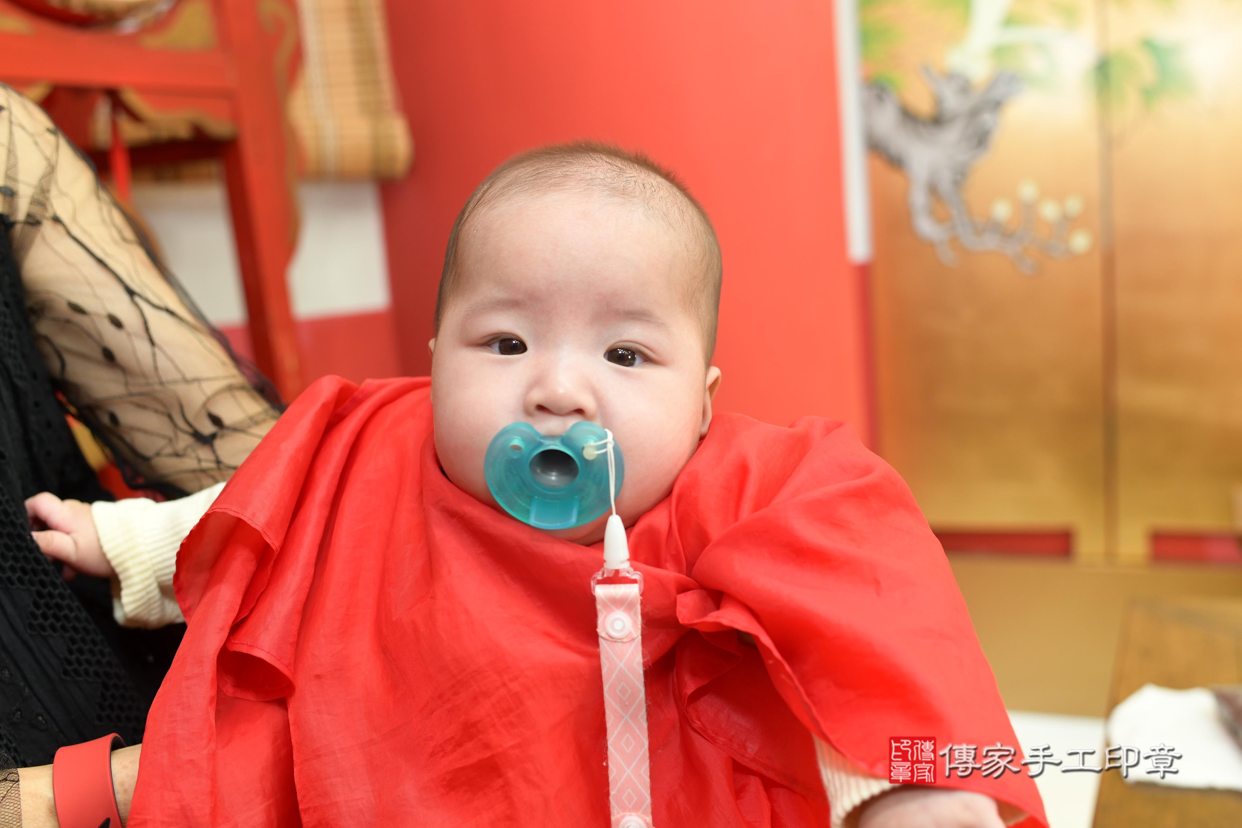 林寶寶龍鳳胎(高雄市鳳山區來店嬰兒龍鳳胎林寶寶滿月剃頭理髮、來店嬰兒剃胎毛儀式吉祥話)。來店剃頭剃胎毛主持、專業拍照、證書。★購買「臍帶章、肚臍章、胎毛筆刷印章」贈送：剃頭、收涎、抓周，三選一。2024.02.24