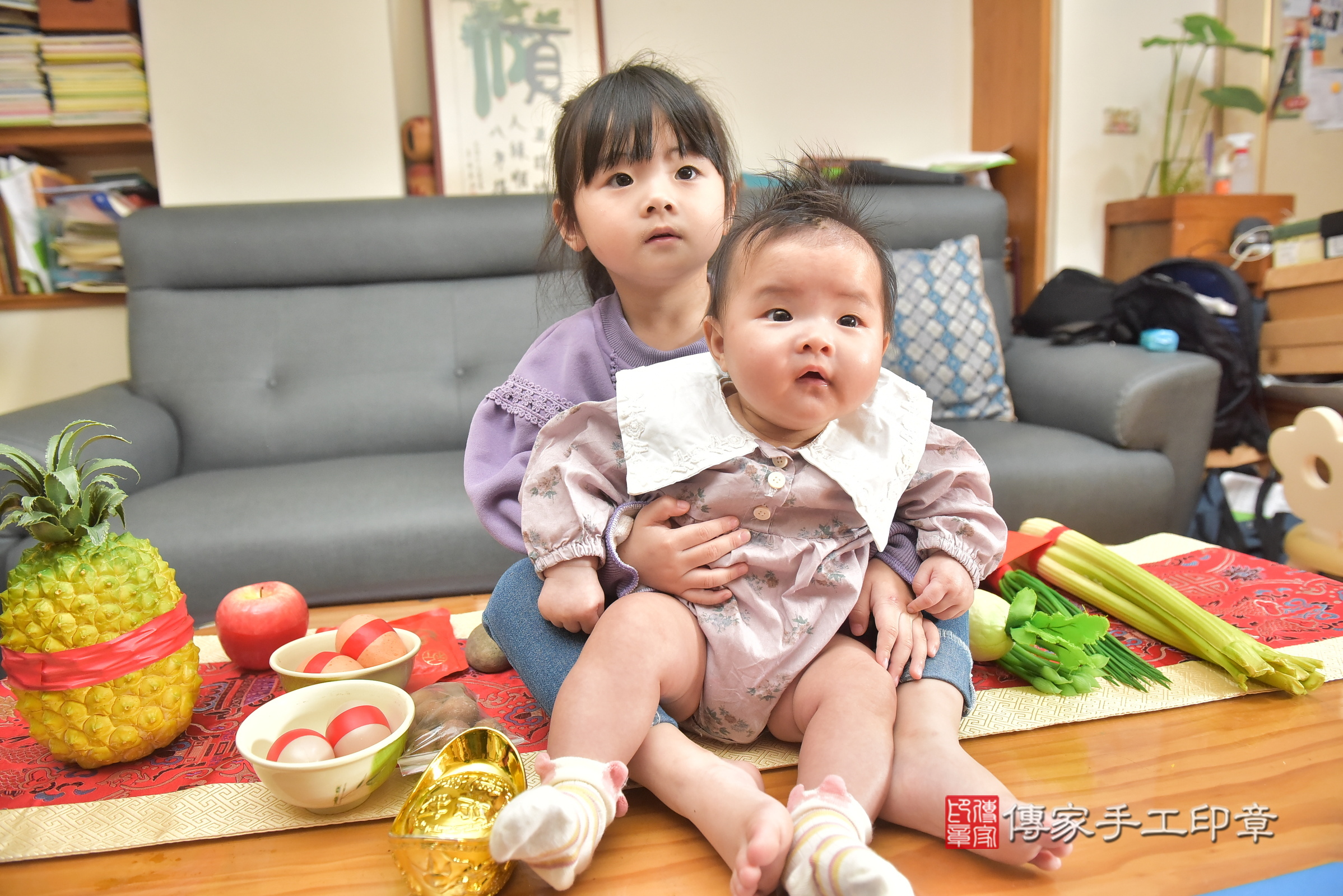 黃寶寶(台中市西屯區到府嬰兒黃寶寶滿月剃頭理髮、到府嬰兒剃胎毛儀式吉祥話)。到府剃頭剃胎毛主持、專業拍照、證書。★購買「臍帶章、肚臍章、胎毛筆刷印章」贈送：剃頭、收涎、抓周，三選一。2024.2.18，照片7