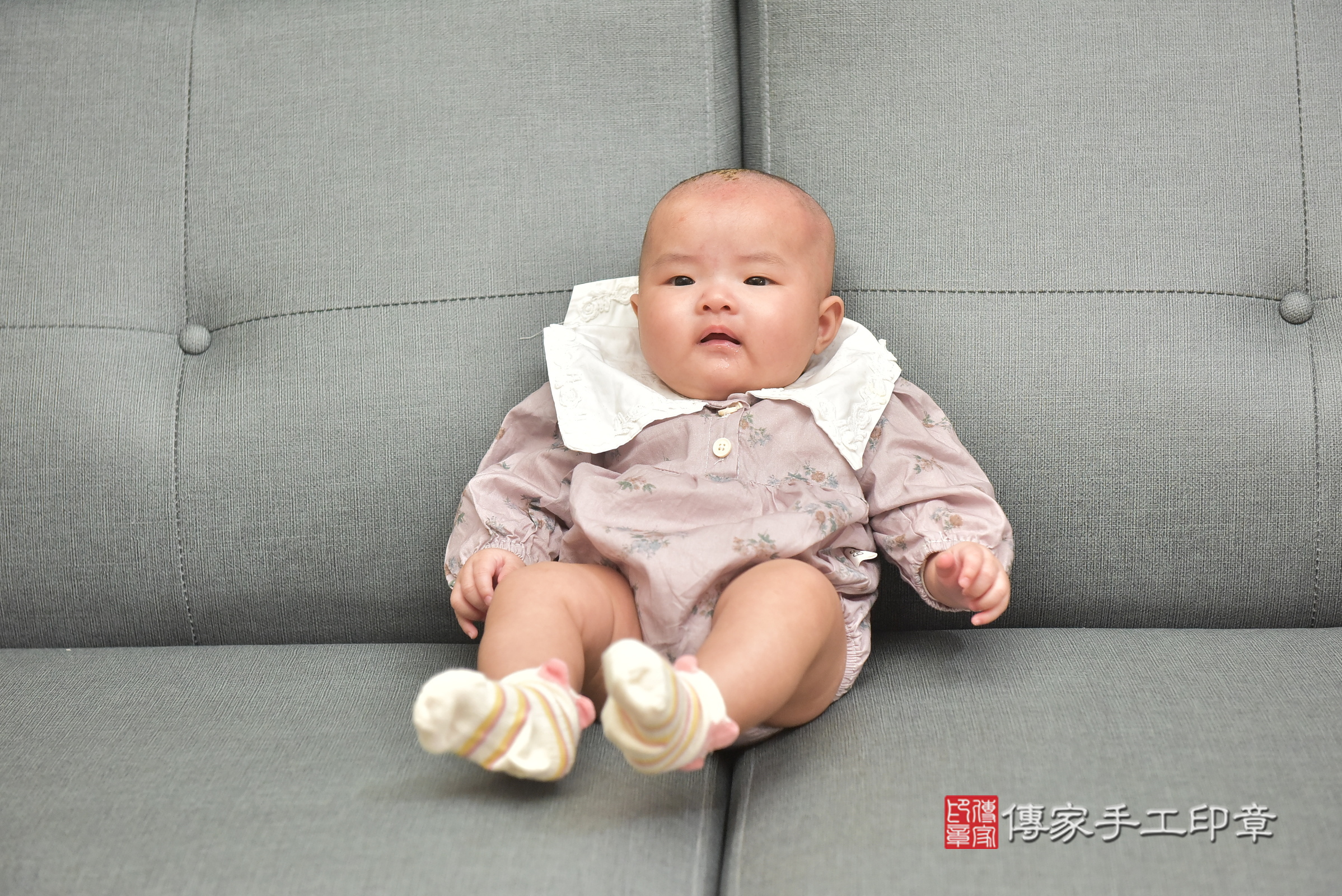 黃寶寶(台中市西屯區到府嬰兒黃寶寶滿月剃頭理髮、到府嬰兒剃胎毛儀式吉祥話)。到府剃頭剃胎毛主持、專業拍照、證書。★購買「臍帶章、肚臍章、胎毛筆刷印章」贈送：剃頭、收涎、抓周，三選一。2024.2.18，照片12