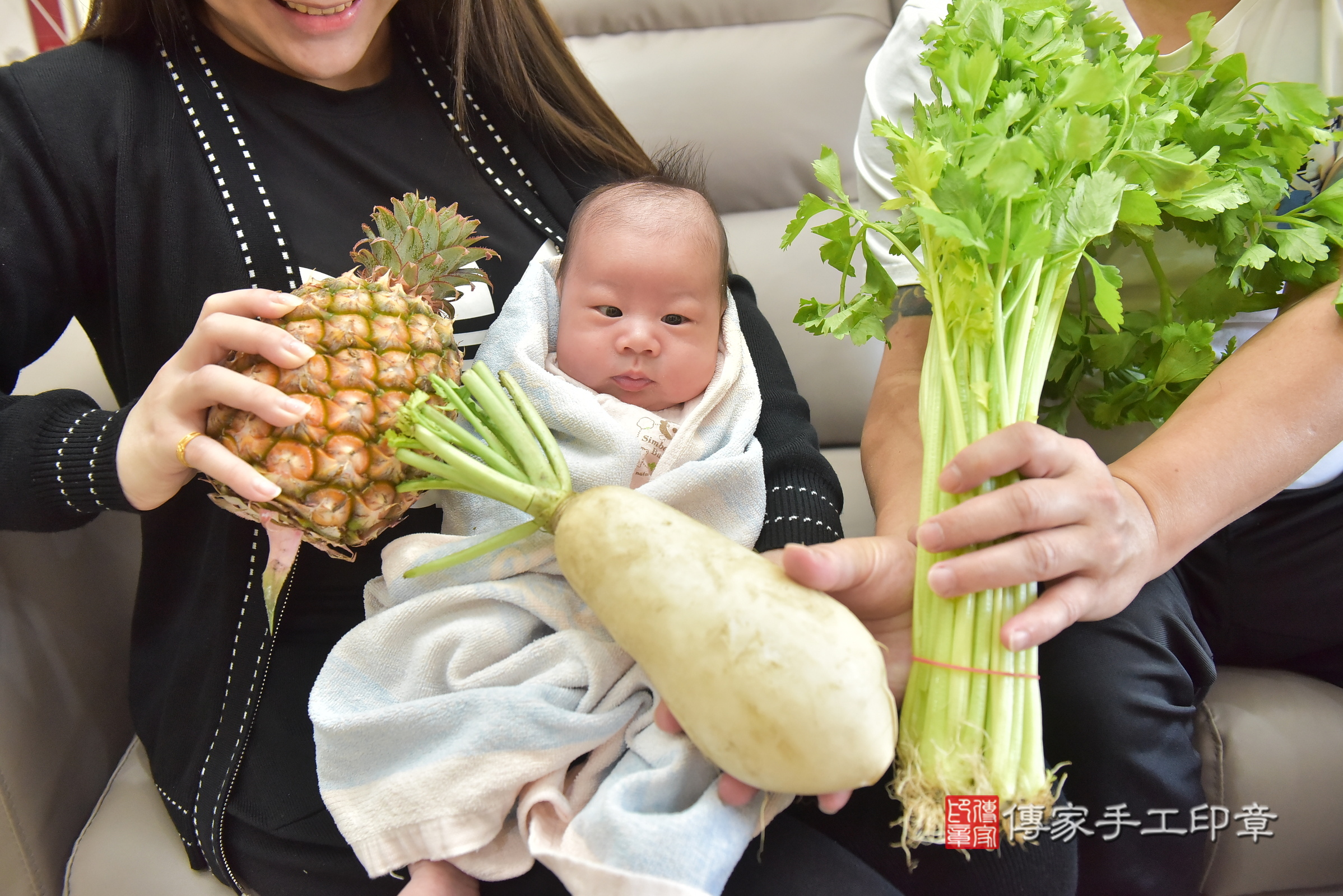 柯寶寶(台中市北區到府嬰兒柯寶寶滿月剃頭理髮、到府嬰兒剃胎毛儀式吉祥話)。到府剃頭剃胎毛主持、專業拍照、證書。★購買「臍帶章、肚臍章、胎毛筆刷印章」贈送：剃頭、收涎、抓周，三選一。2024.2.24，照片6