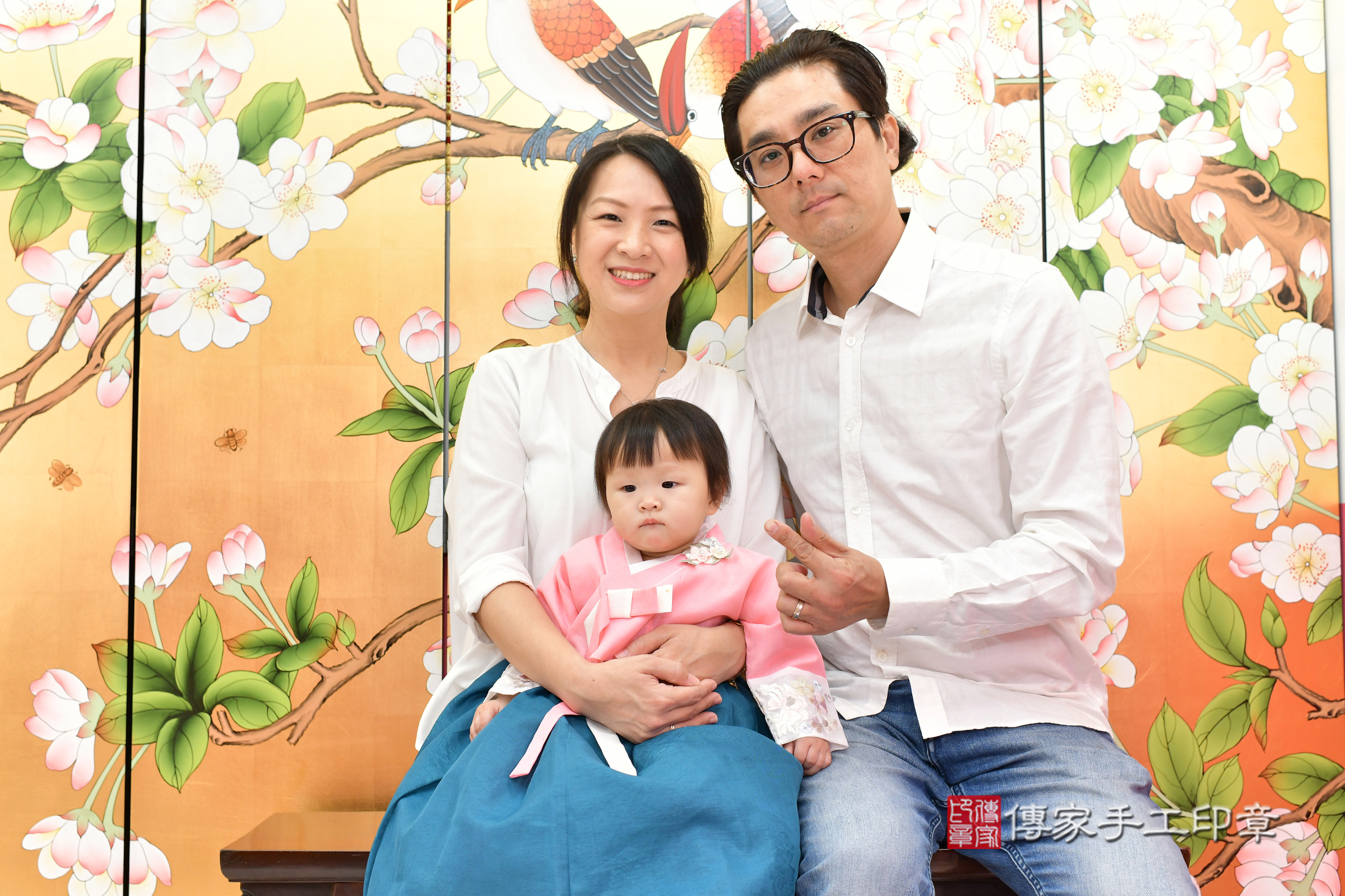台中市北區琪琪寶寶抓周推薦：傳家台中店抓周度脺中國風會場，嬰兒古禮抓周流程儀式吉祥話、抓周道具物品24種、拍照。抓周證書。2024.2.22，照片6