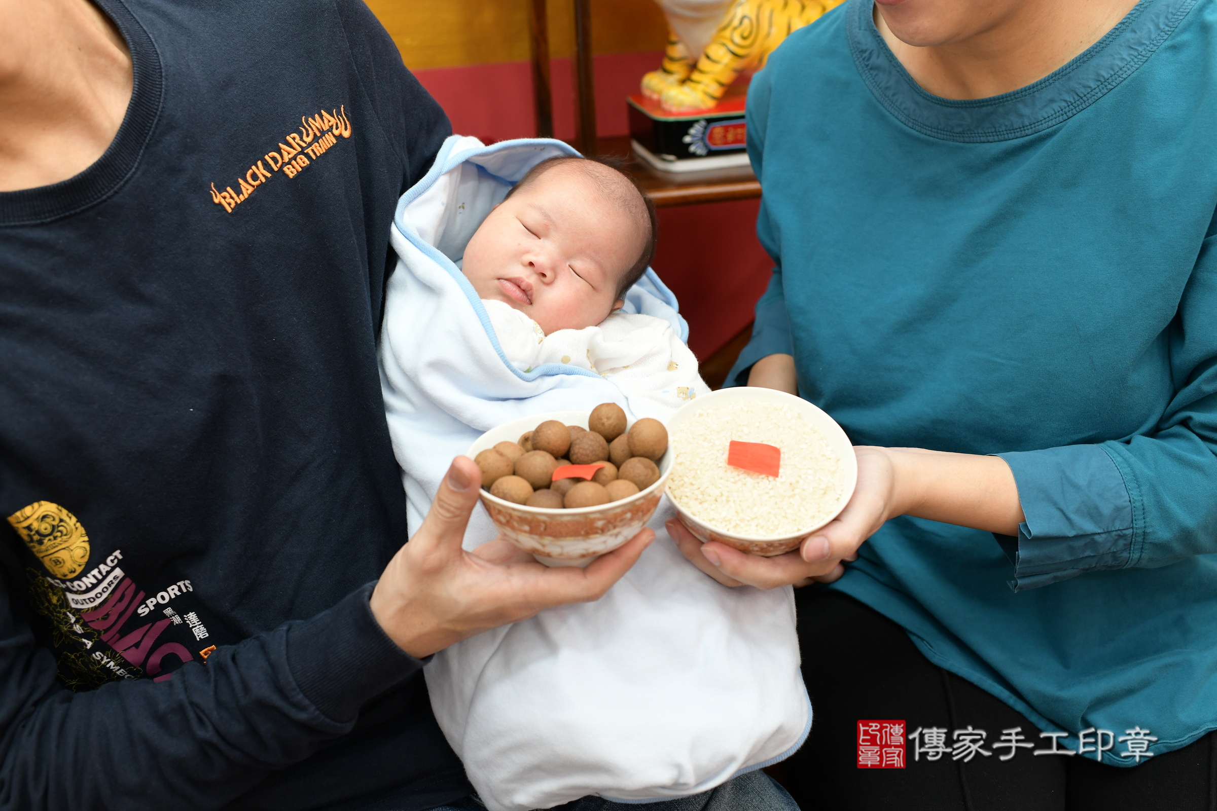 小辰辰寶寶(新北市永和區嬰兒寶寶滿月剃頭理髮、嬰兒剃胎毛儀式吉祥話)。中國風會場，爸媽寶貝穿「日中韓」古裝禮服。專業拍照、證書。★購買「臍帶章、肚臍章、胎毛筆刷印章」贈送：剃頭、收涎、抓周，三選一。2024.3.8，照片5