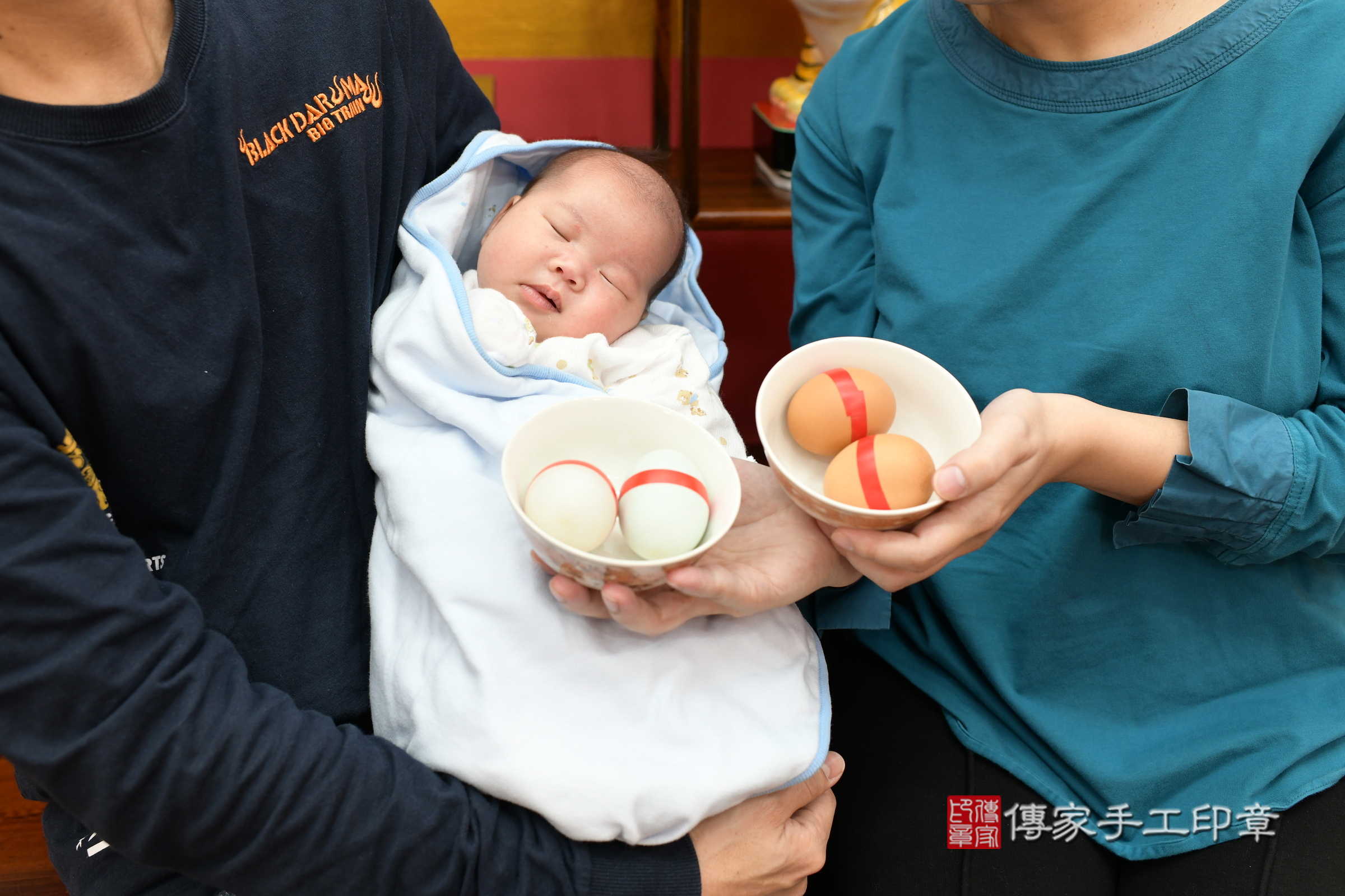 小辰辰寶寶(新北市永和區嬰兒寶寶滿月剃頭理髮、嬰兒剃胎毛儀式吉祥話)。中國風會場，爸媽寶貝穿「日中韓」古裝禮服。專業拍照、證書。★購買「臍帶章、肚臍章、胎毛筆刷印章」贈送：剃頭、收涎、抓周，三選一。2024.3.8，照片4