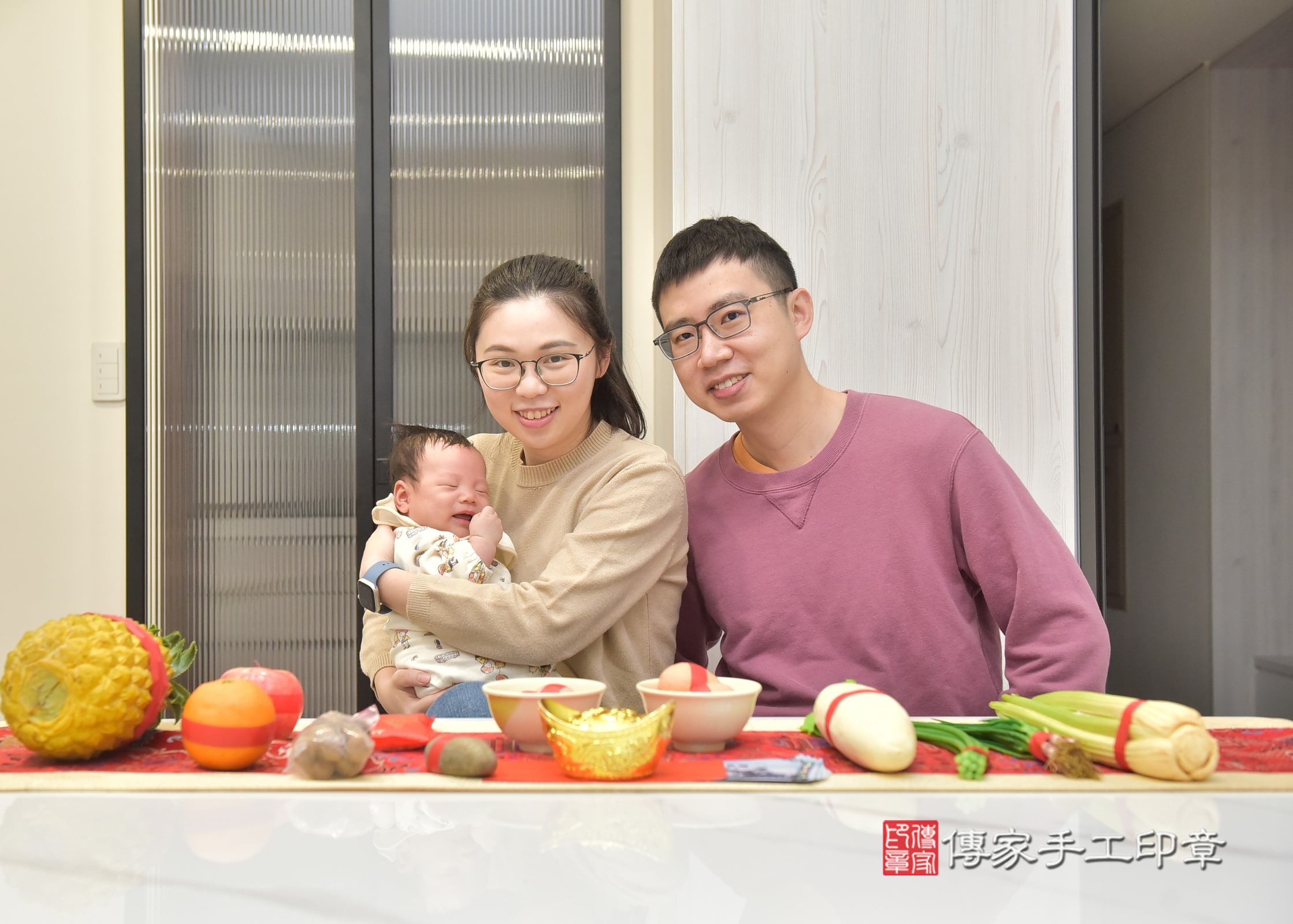 澄澄寶寶(台中市南屯區到府嬰兒澄澄寶寶滿月剃頭理髮、到府嬰兒剃胎毛儀式吉祥話)。到府剃頭剃胎毛主持、專業拍照、證書。★購買「臍帶章、肚臍章、胎毛筆刷印章」贈送：剃頭、收涎、抓周，三選一。2024.3.3，照片3