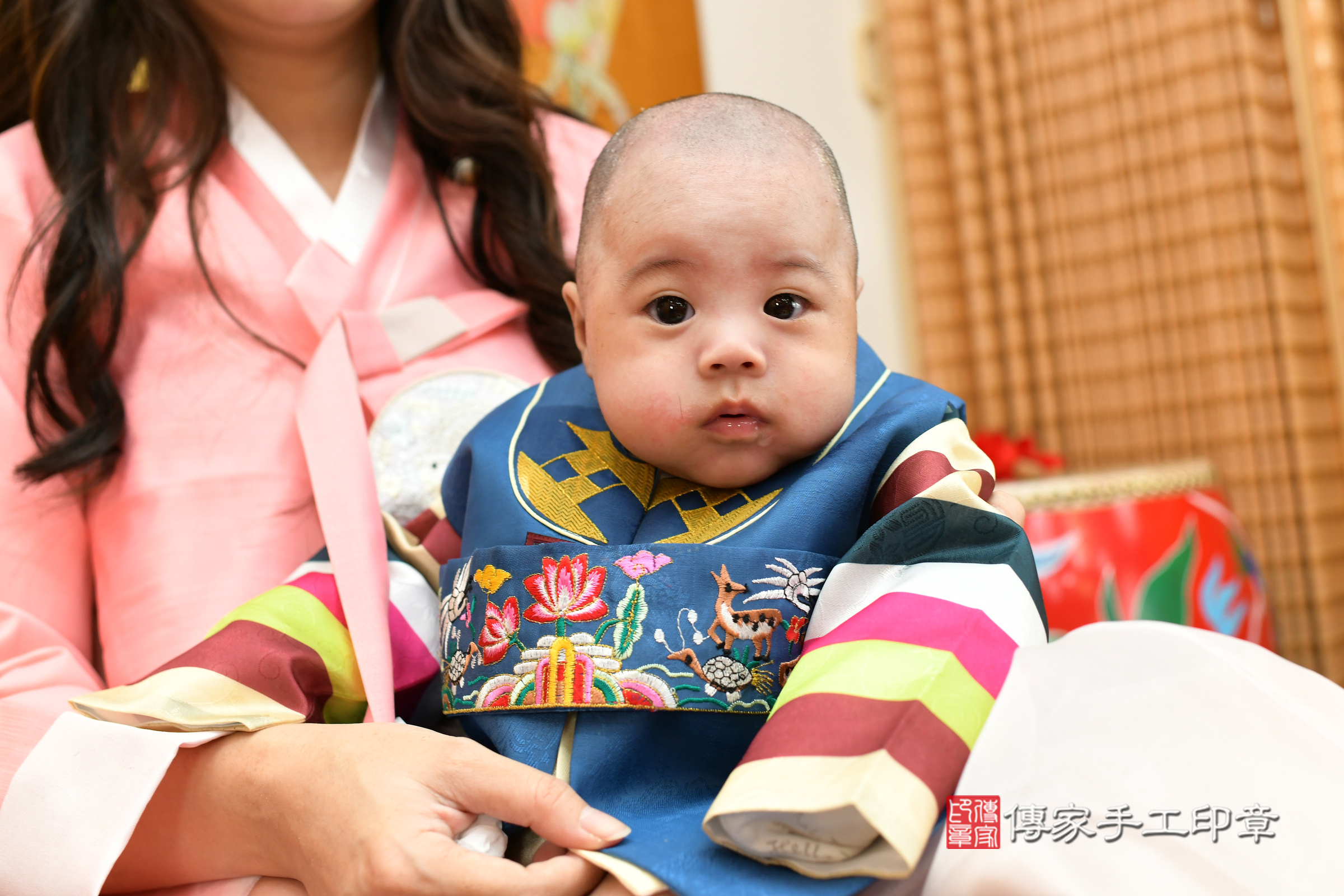 瑞瑞寶寶(台北市大同區嬰兒寶寶滿月剃頭理髮、嬰兒剃胎毛儀式吉祥話)。中國風會場，爸媽寶貝穿「日中韓」古裝禮服。專業拍照、證書。★購買「臍帶章、肚臍章、胎毛筆刷印章」贈送：剃頭、收涎、抓周，三選一。2024.3.10，照片23