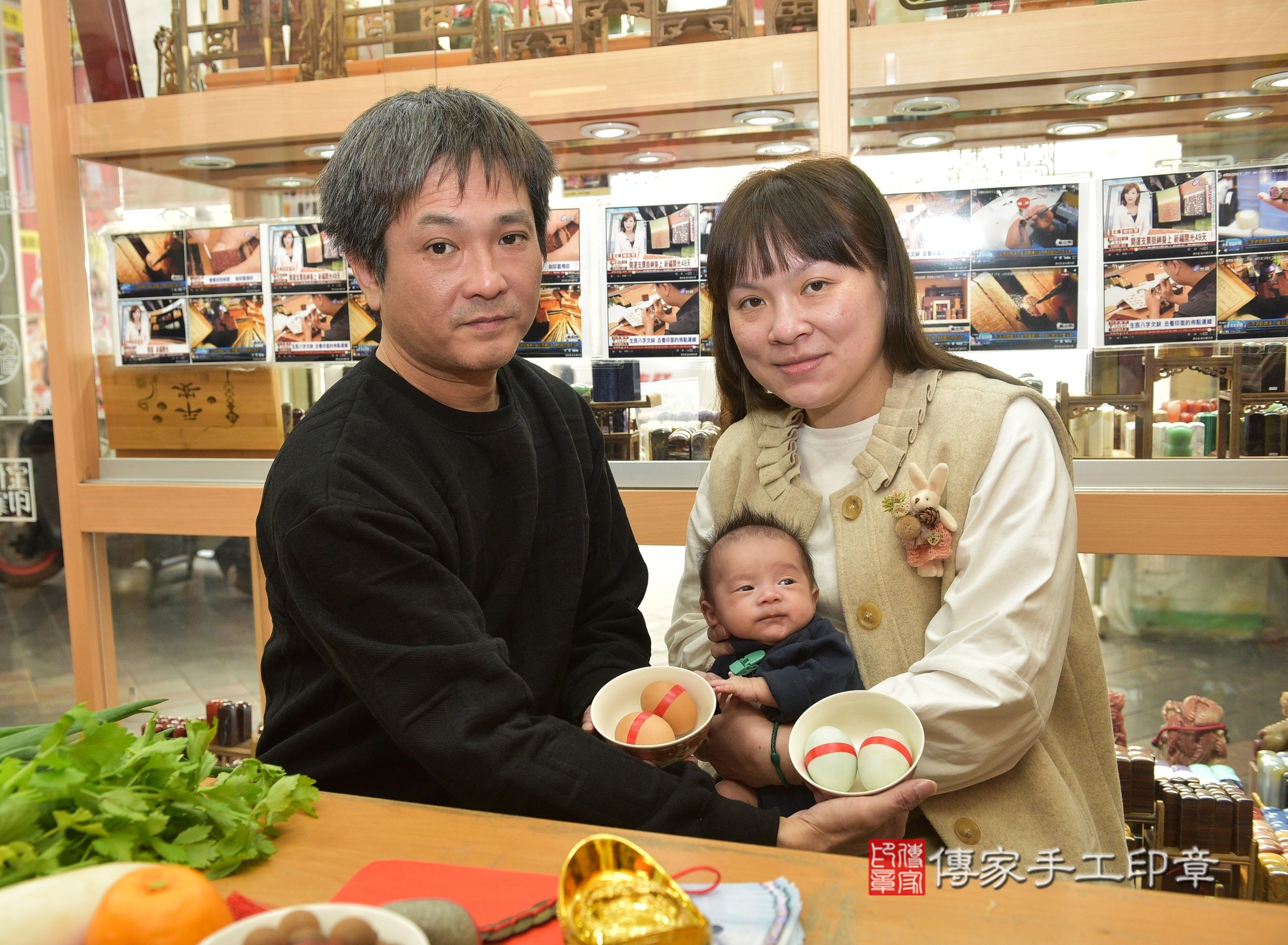 小喬寶寶(新北市永和區嬰兒寶寶滿月剃頭理髮、嬰兒剃胎毛儀式吉祥話)。中國風會場，爸媽寶貝穿「日中韓」古裝禮服。專業拍照、證書。★購買「臍帶章、肚臍章、胎毛筆刷印章」贈送：剃頭、收涎、抓周，三選一。2024.3.21，照片4